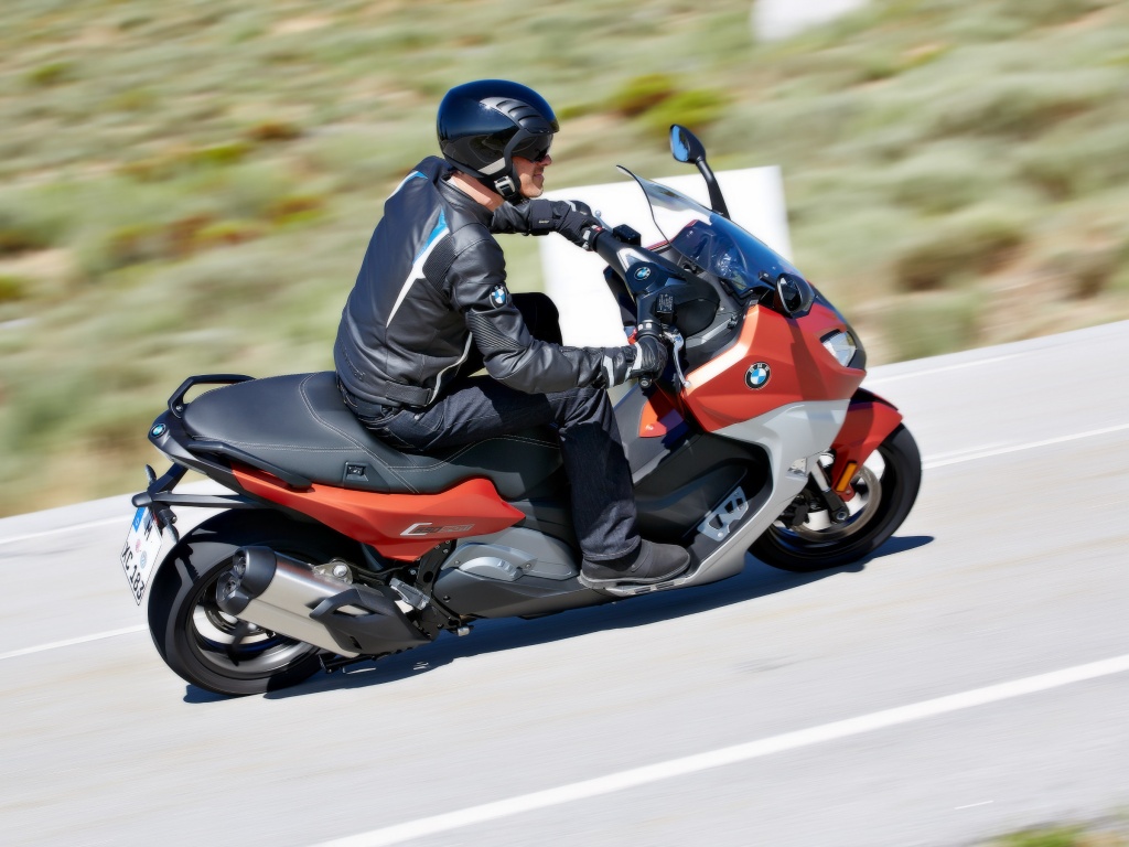 Фото скутера BMW C 650 Sport