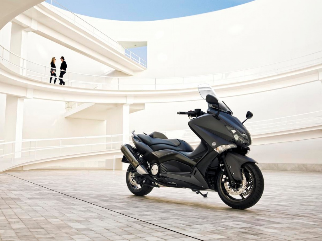 Фото скутера Yamaha TMAX ABS
